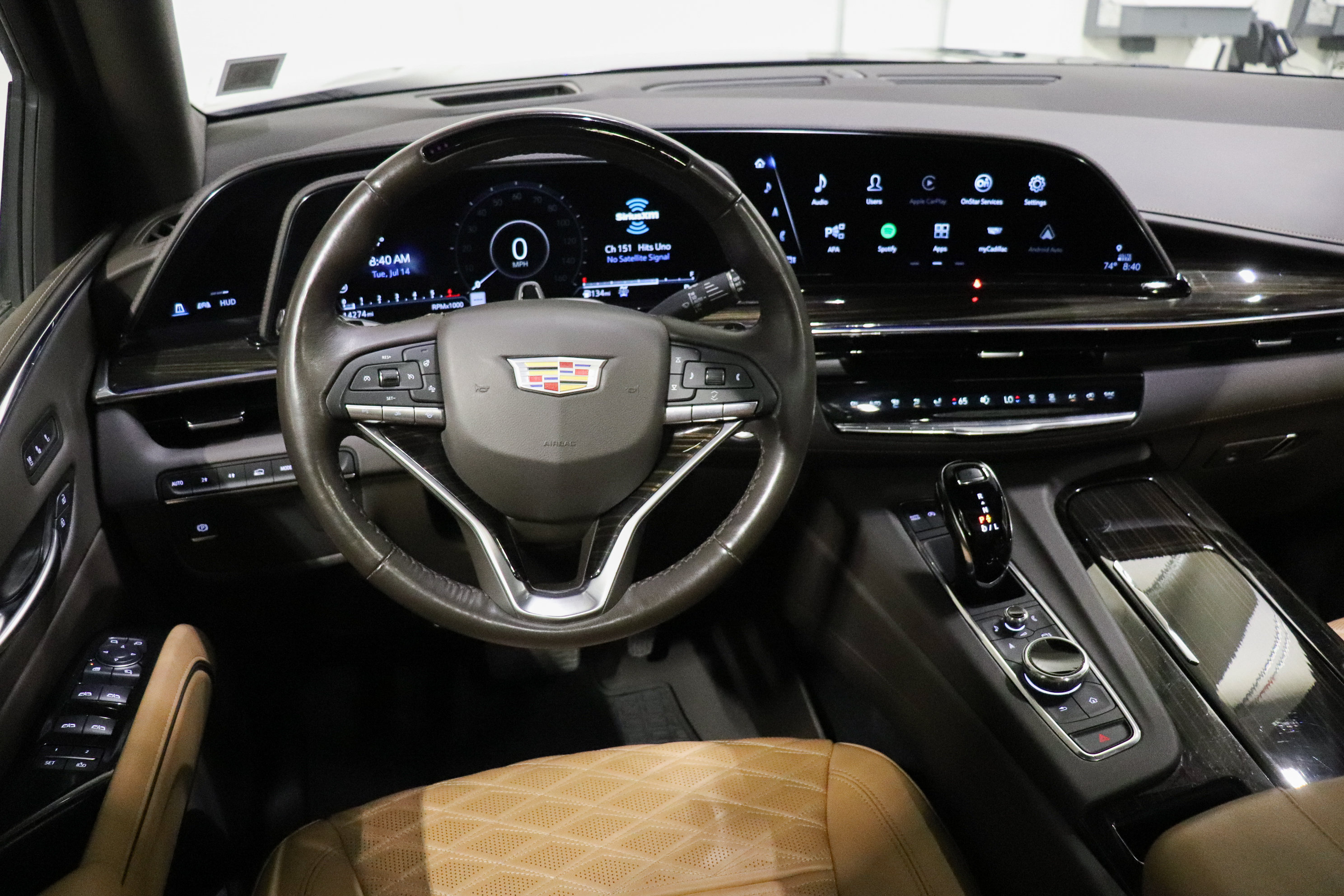 Used 2024 Cadillac Escalade Premium Luxury AWD/4WD image 24