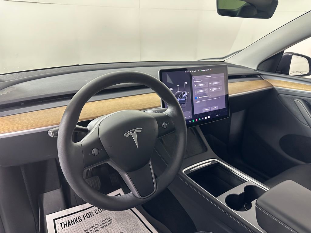 Used 2024 Tesla Model Y Long Range AWD/4WD image 21