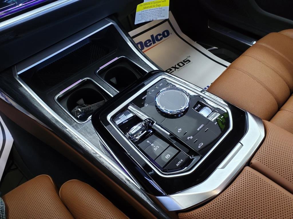 Used 2023 BMW 760i xDrive image 8