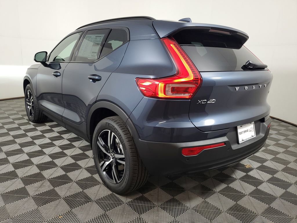 New 2026 Volvo XC40 B5 Core image 4