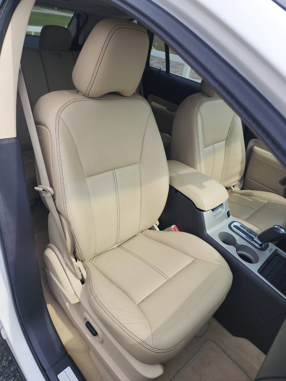 Used 2010 Ford Edge Limited image 38