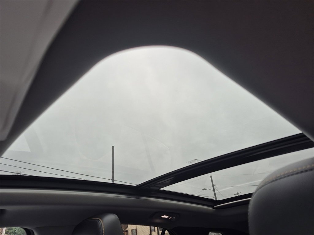 Used 2018 Chevrolet Equinox Premier image 28