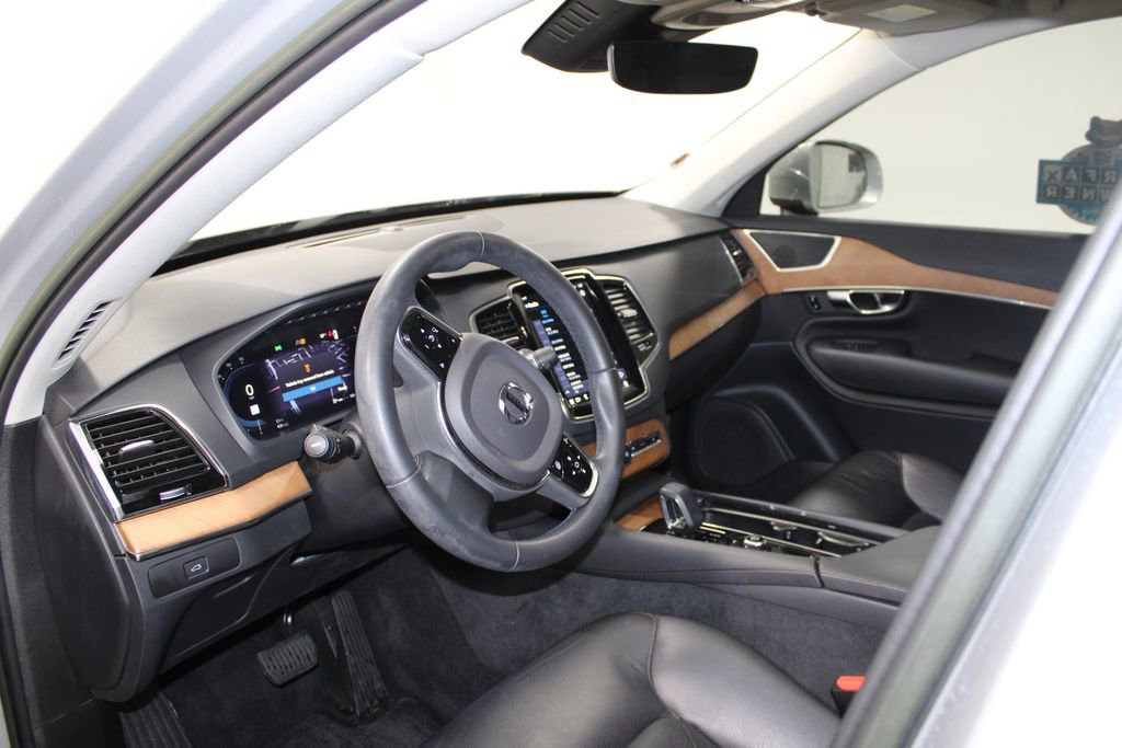 Used 2023 Volvo XC90 B5 Plus image 23