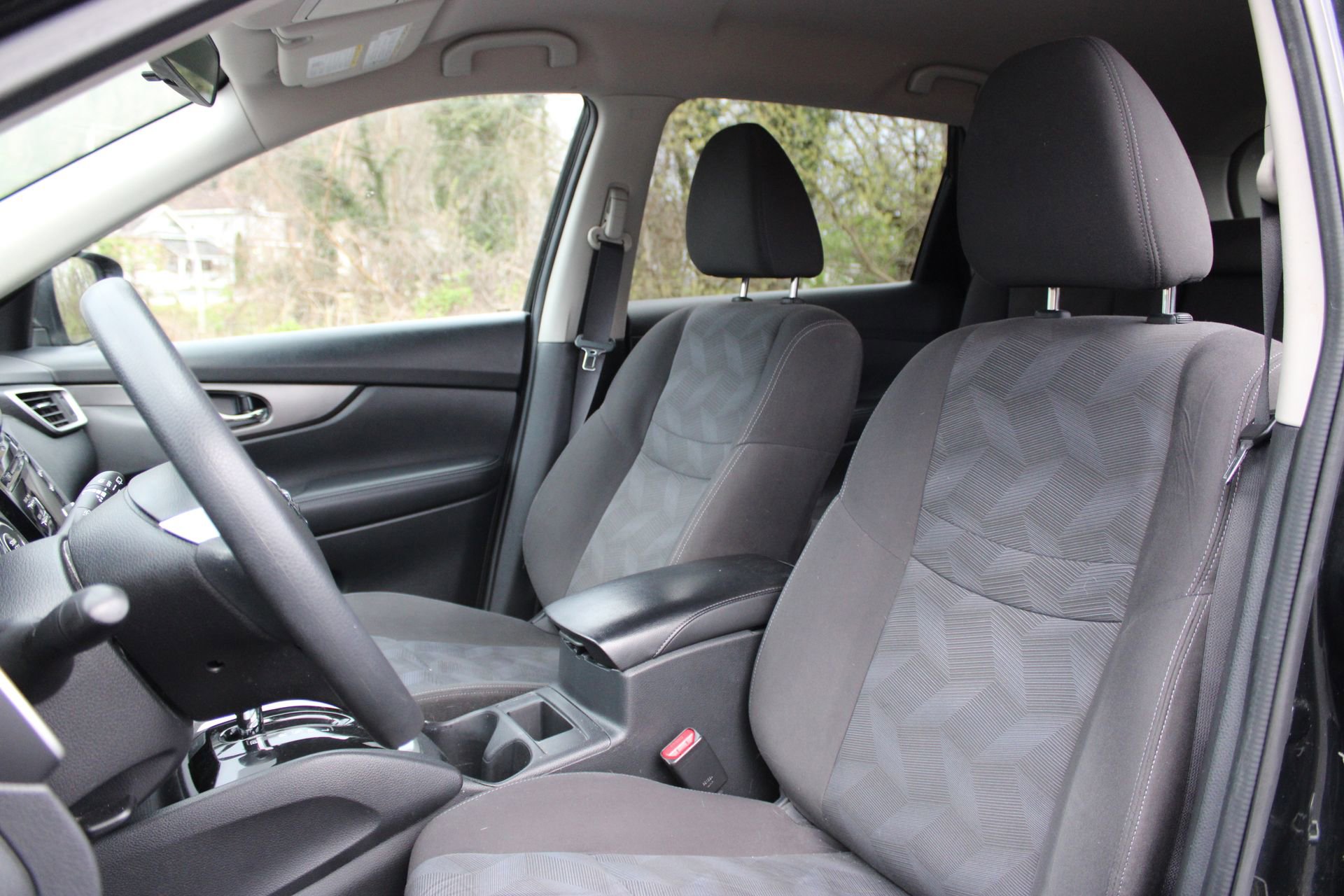 Used 2016 Nissan Rogue SV image 14