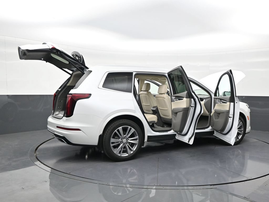 Used 2025 Cadillac XT6 Premium Luxury w/ LPO, Floor Liner Package FWD image 29