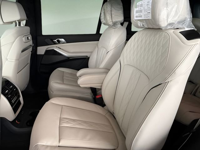 Used 2026 BMW X7 xDrive40i w/ M Sport Package image 25