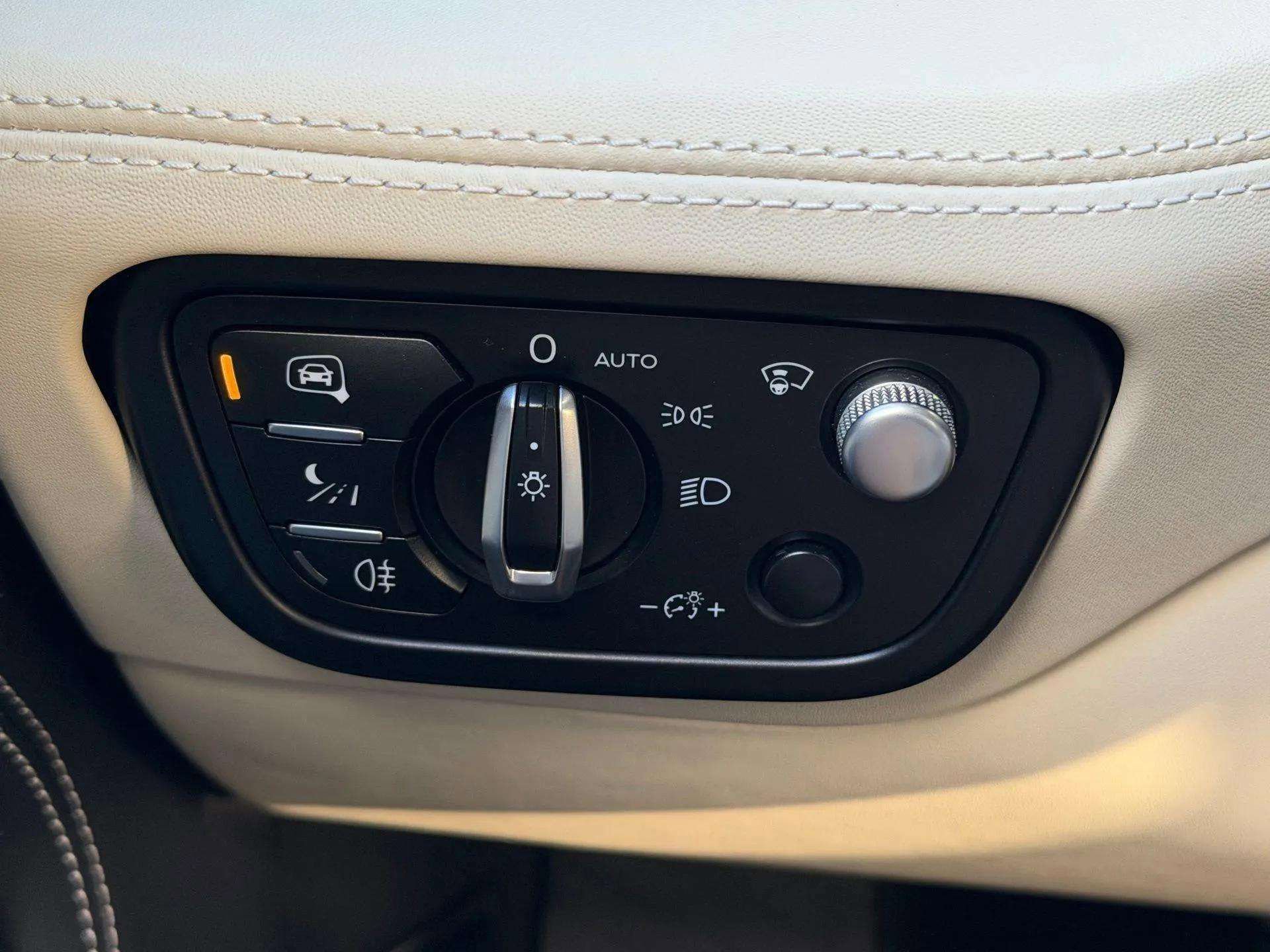 Certified 2022 Bentley Bentayga image 51