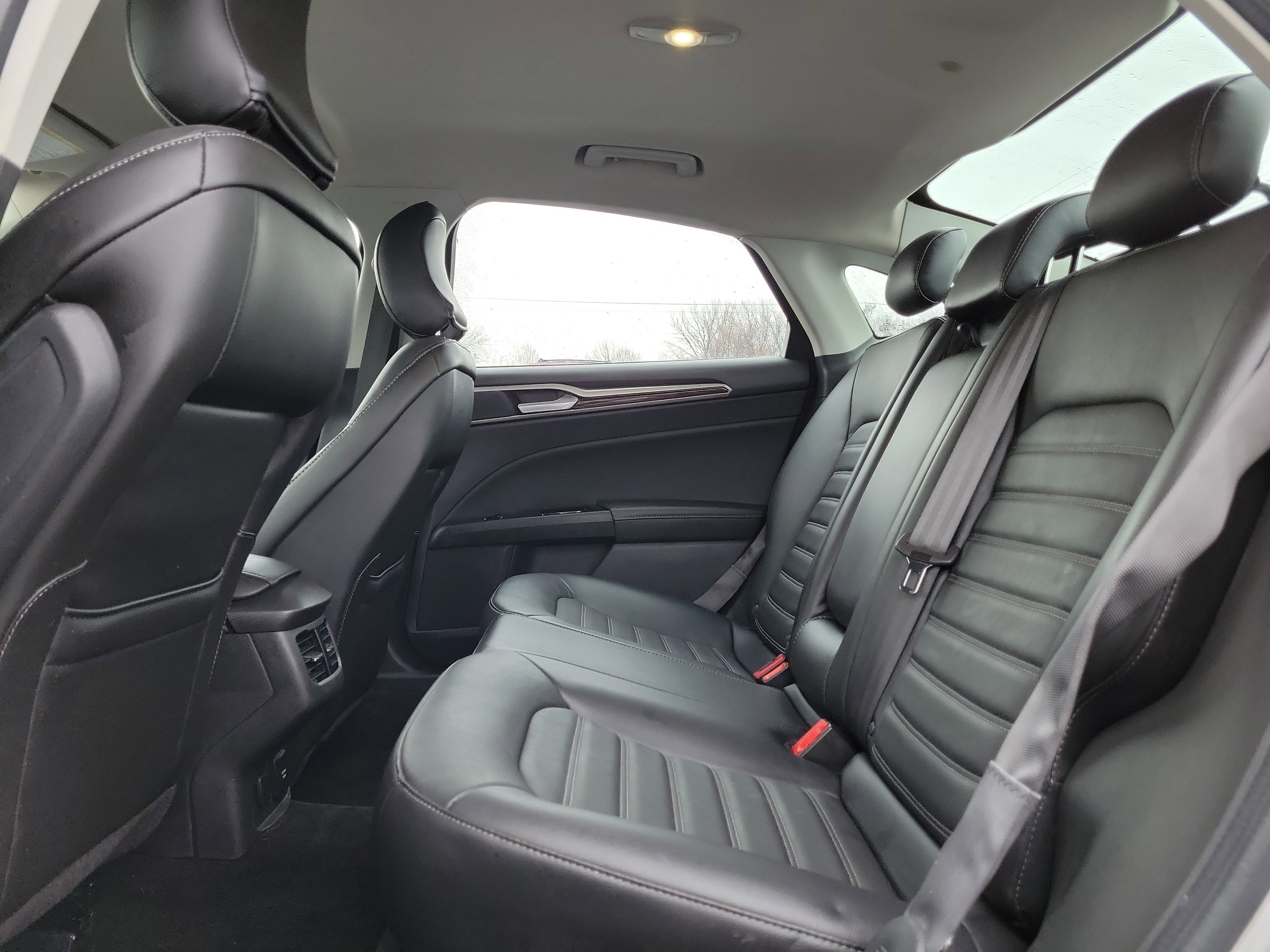 Used 2015 Ford Fusion SE w/ Equipment Group 502A image 10