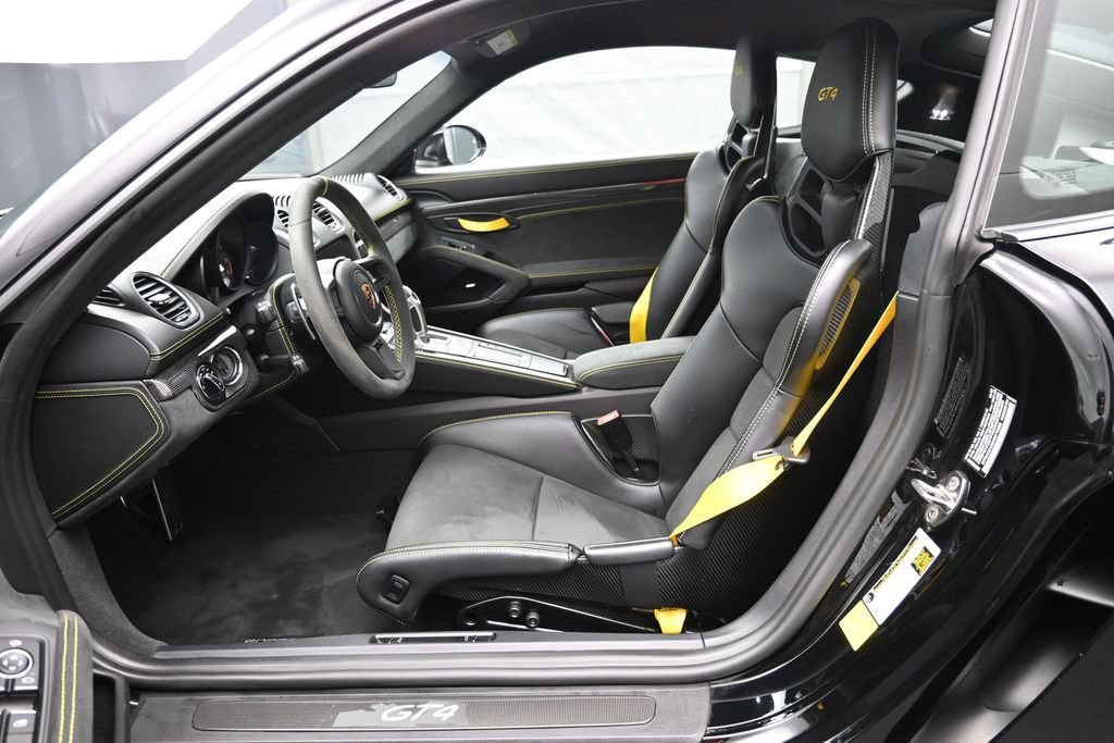Used 2022 Porsche 718 Cayman GT4 RWD image 5