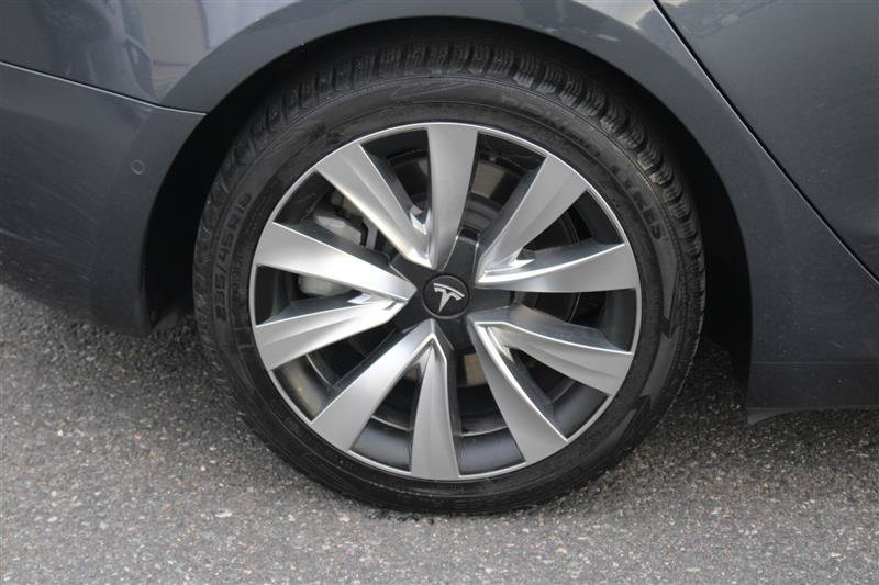 Used 2022 Tesla Model 3 Long Range AWD/4WD image 7
