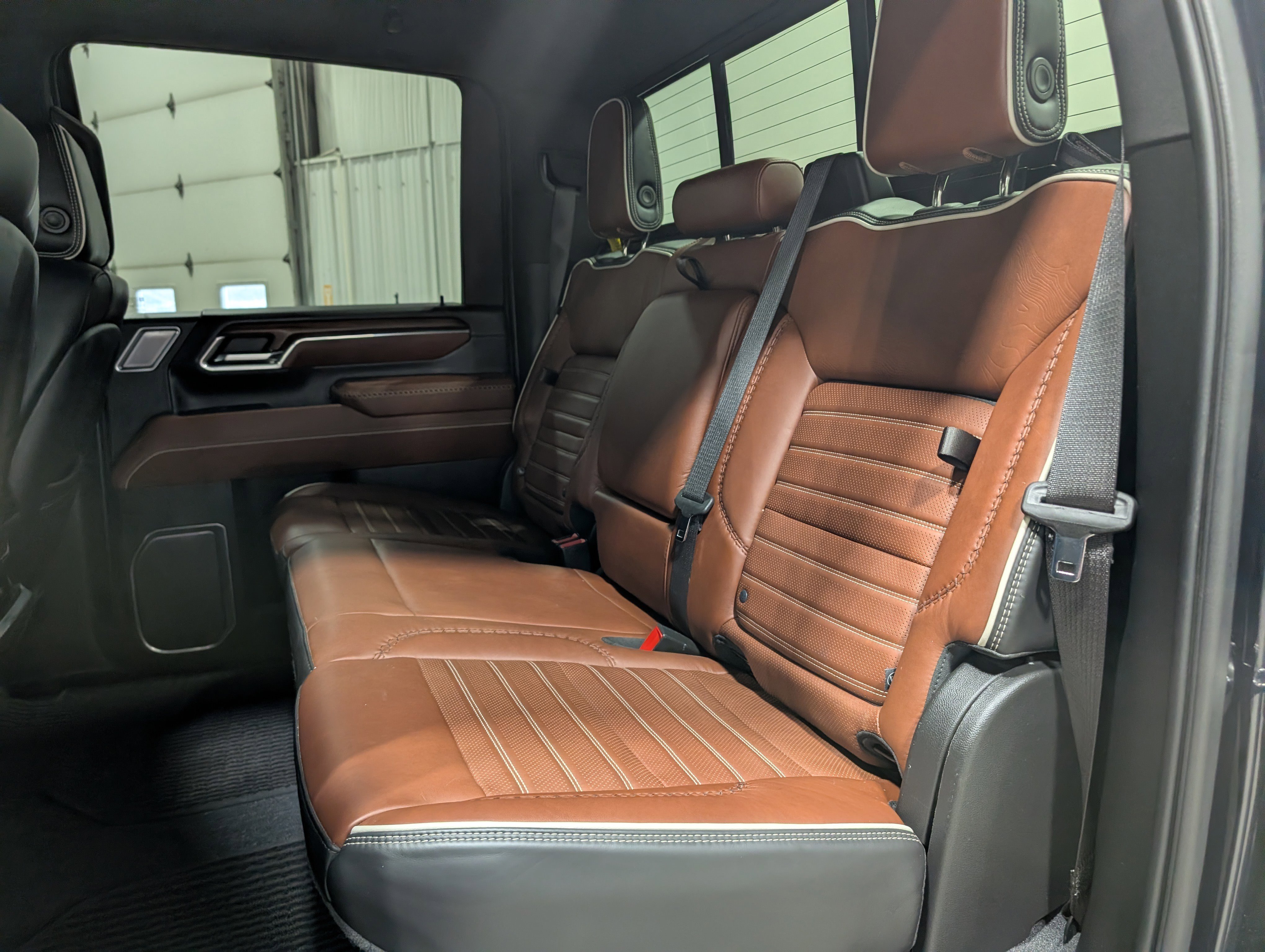 Used 2024 GMC Sierra 3500 Denali Ultimate AWD/4WD image 18