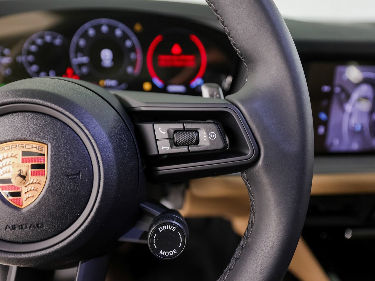 Certified 2026 Porsche Cayenne AWD/4WD image 15
