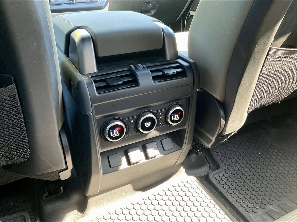 Used 2023 Land Rover Defender 110 SE AWD/4WD image 10