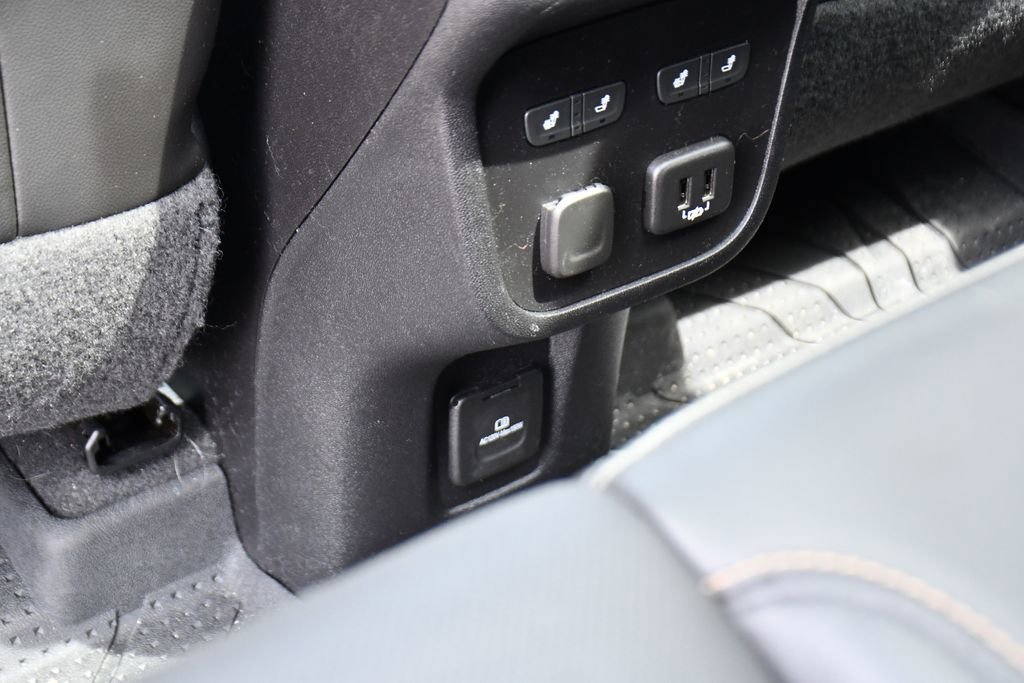 Used 2018 Chevrolet Equinox Premier AWD/4WD image 24