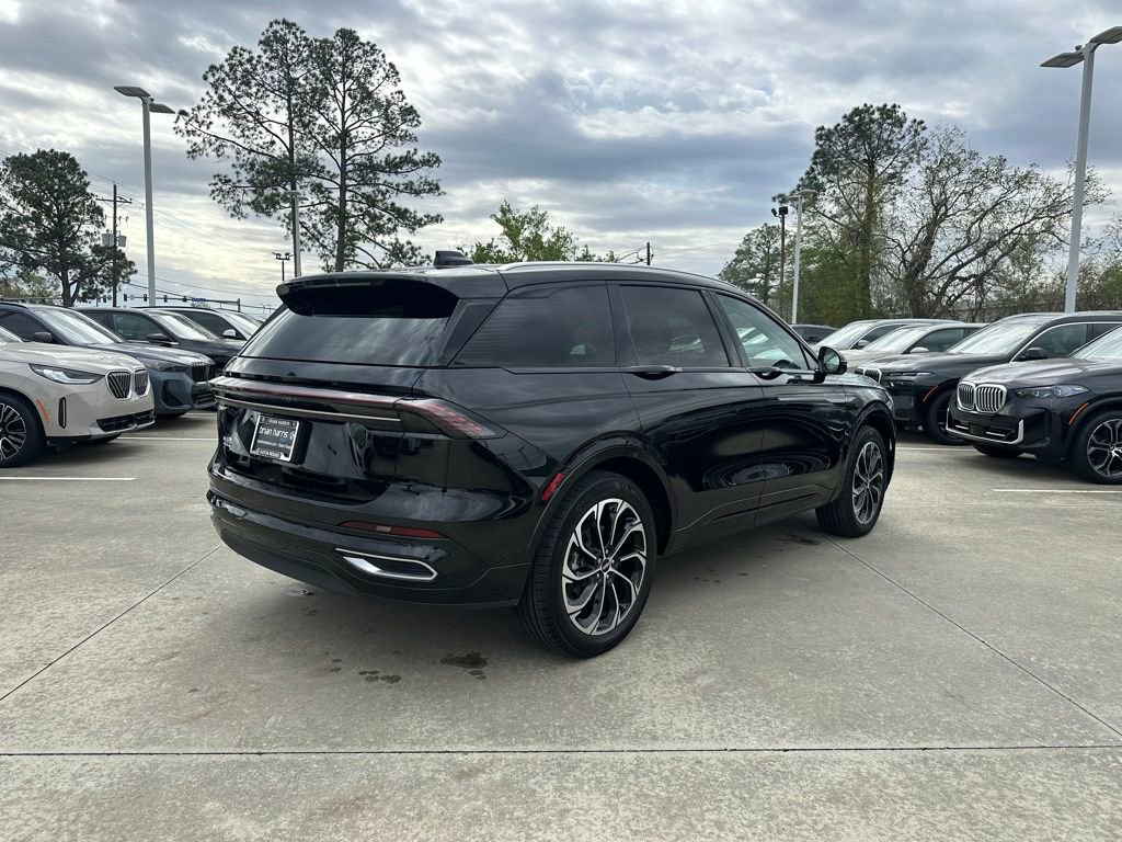 Used 2025 Lincoln Nautilus Reserve image 5