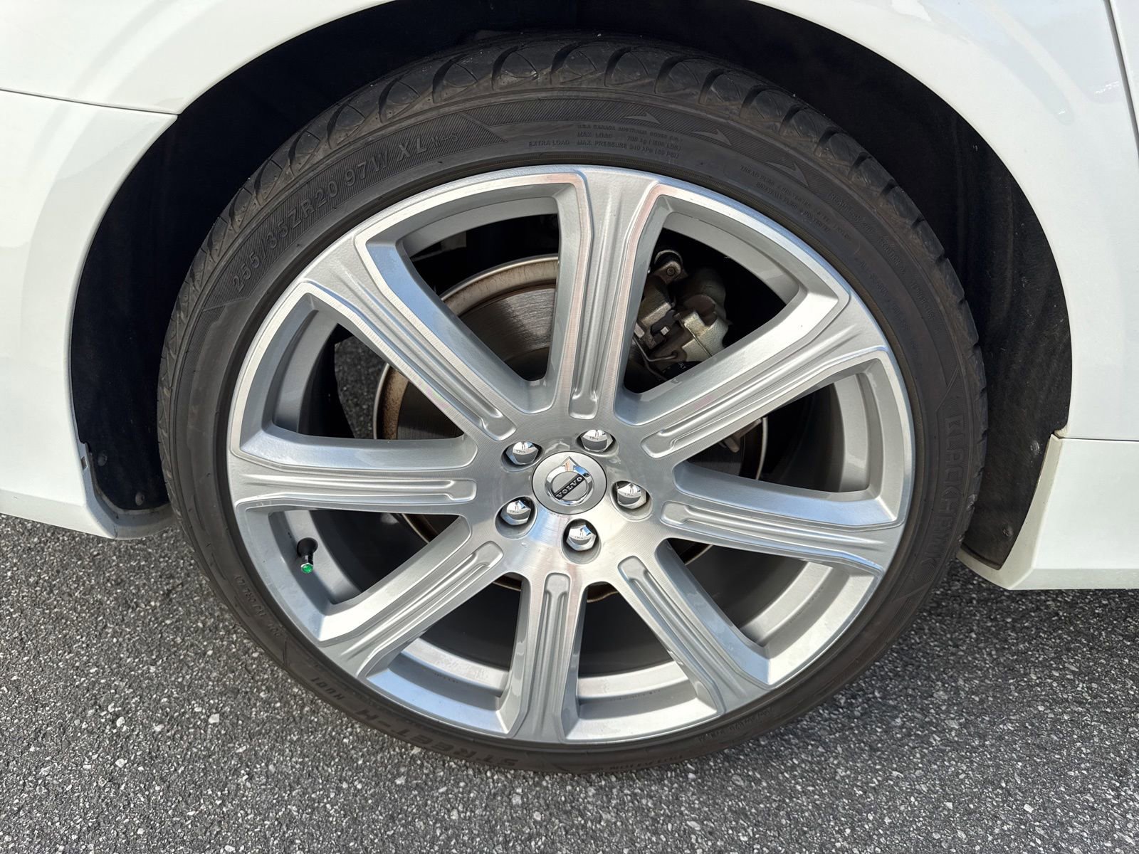 Used 2018 Volvo S90 T6 Momentum w/ Convenience Package AWD/4WD image 9