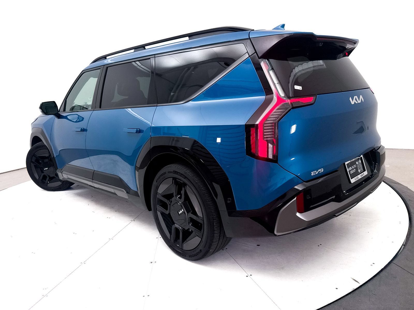 Certified 2024 Kia EV9 GT-Line AWD/4WD image 2