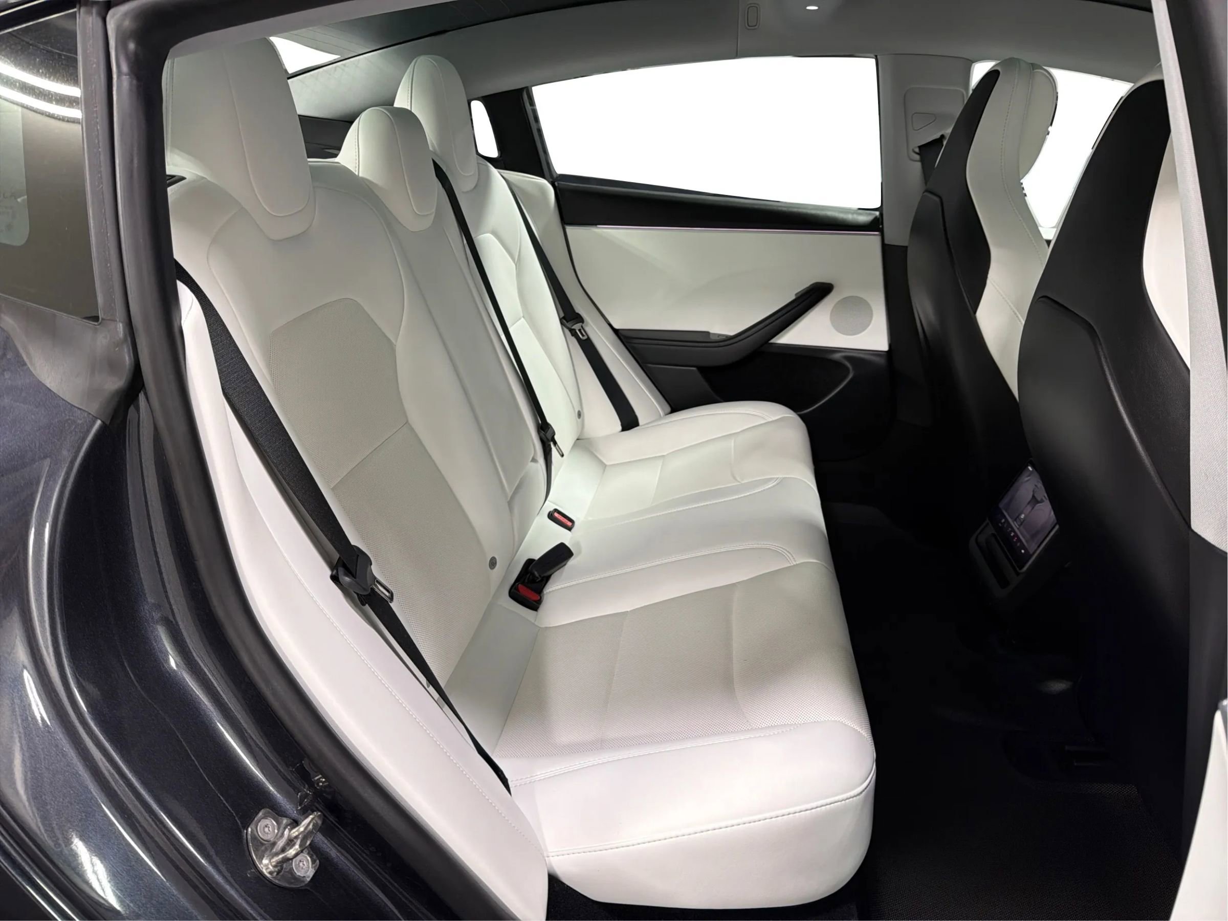 Used 2024 Tesla Model 3 Performance image 27