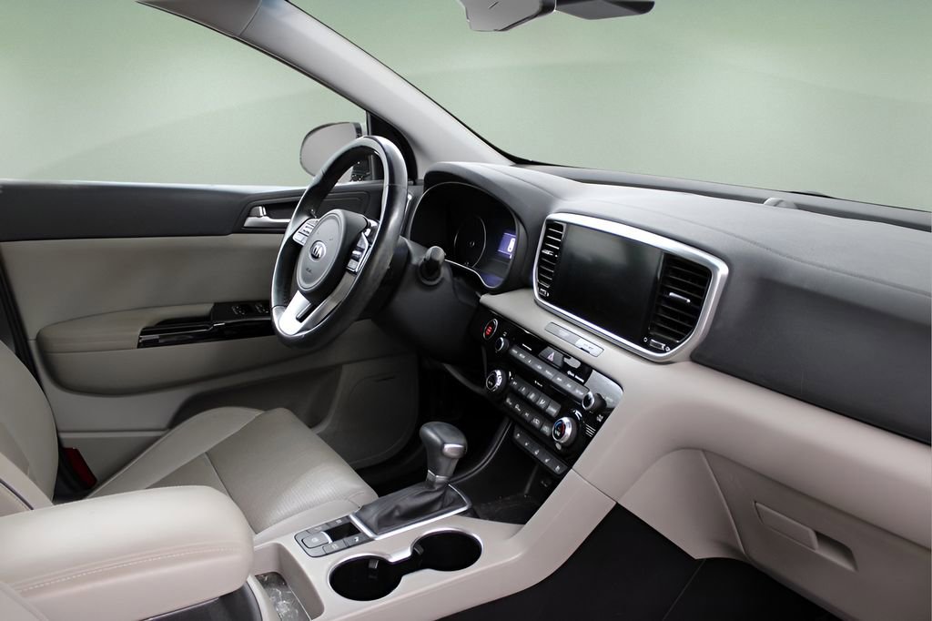 Used 2022 Kia Sportage EX w/ EX Technology Package image 25