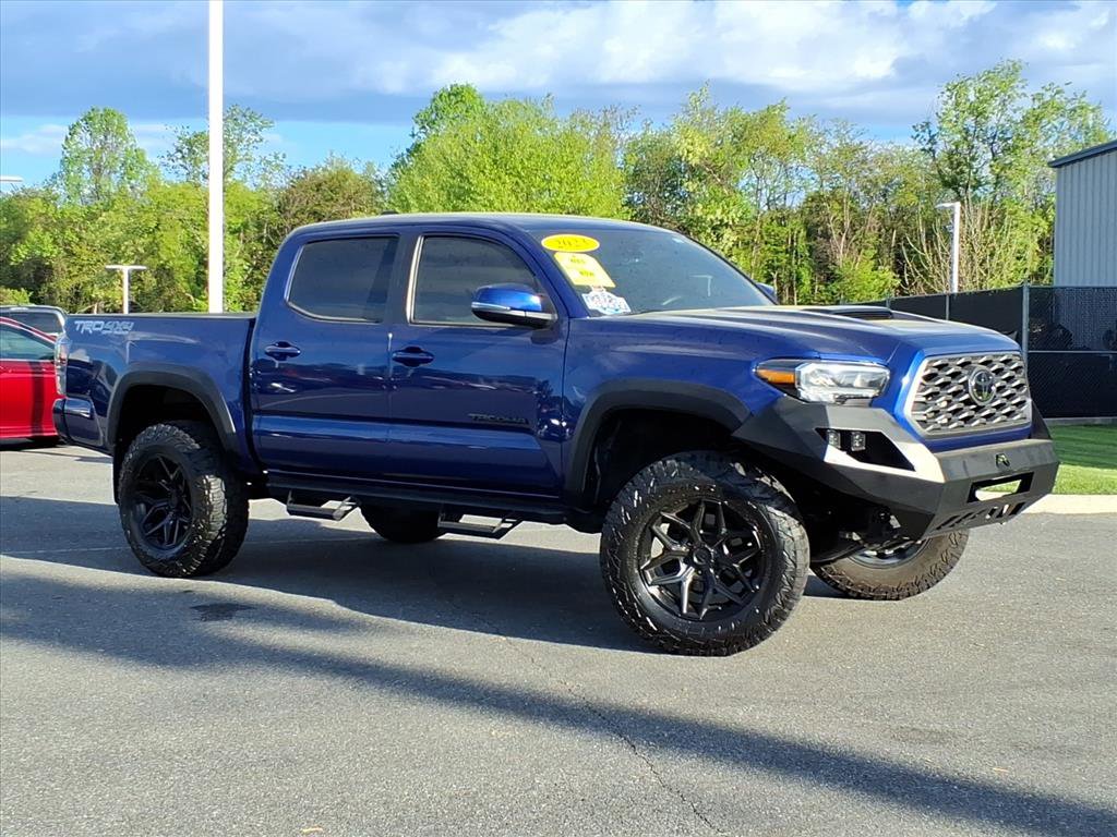 Used 2023 Toyota Tacoma TRD Off-Road w/ Technology Package image 2