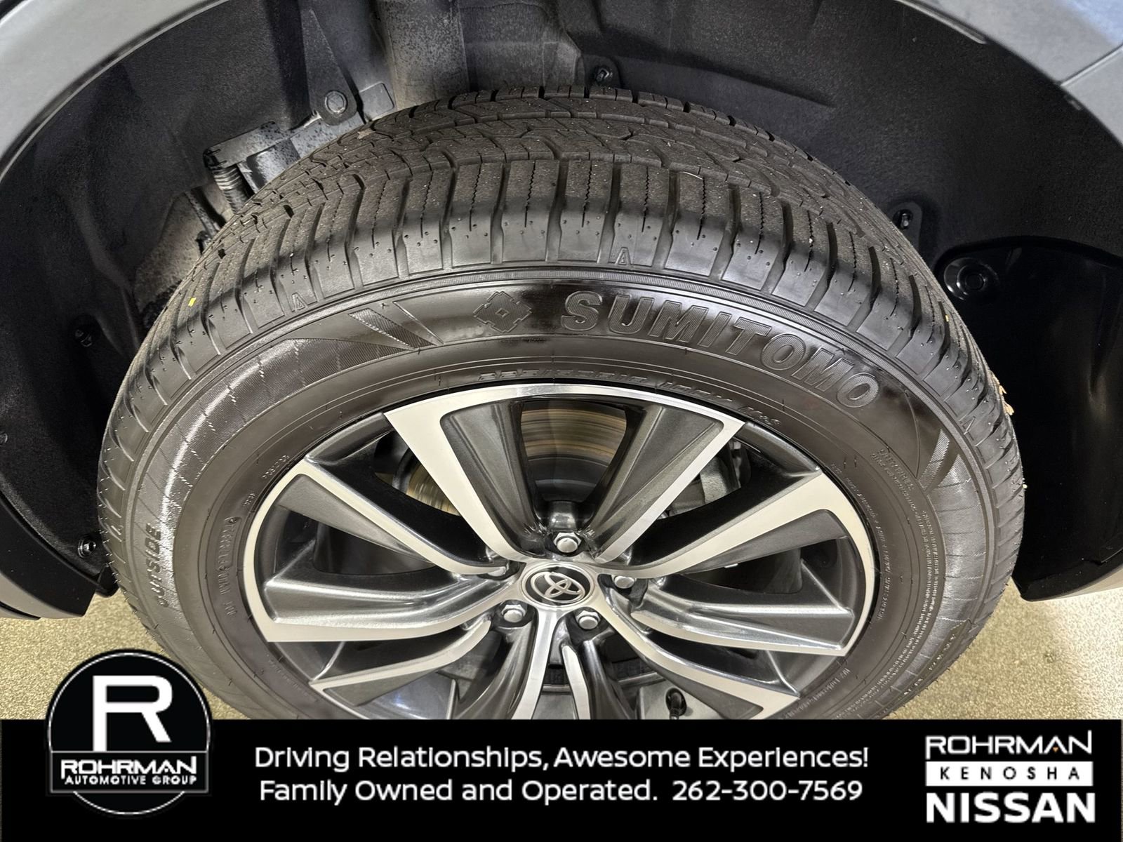 Used 2024 Toyota Venza LE image 5