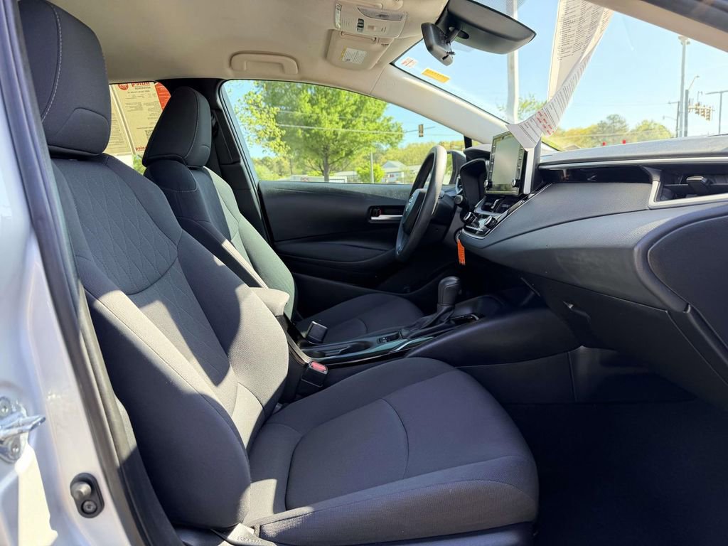 Used 2020 Toyota Corolla LE image 11