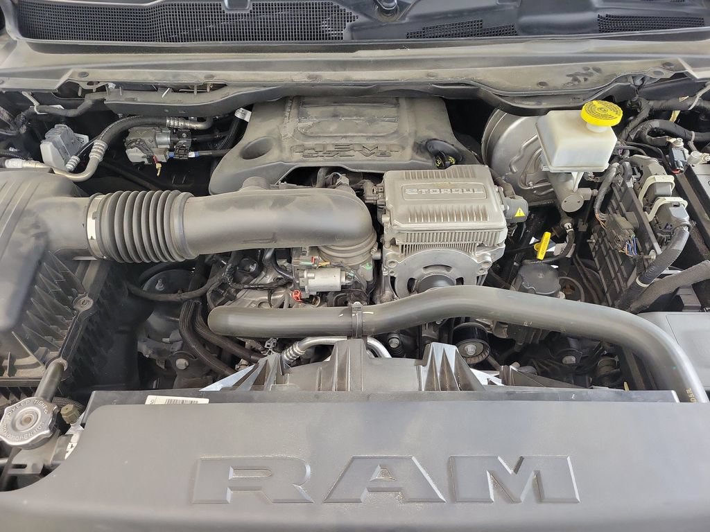 Used 2024 RAM 1500 Laramie AWD/4WD image 10