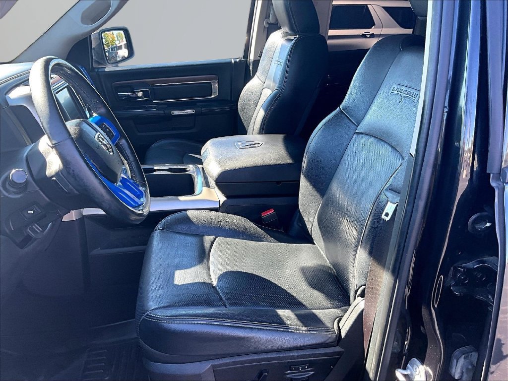 Used 2017 RAM 1500 Laramie w/ Convenience Group AWD/4WD image 24