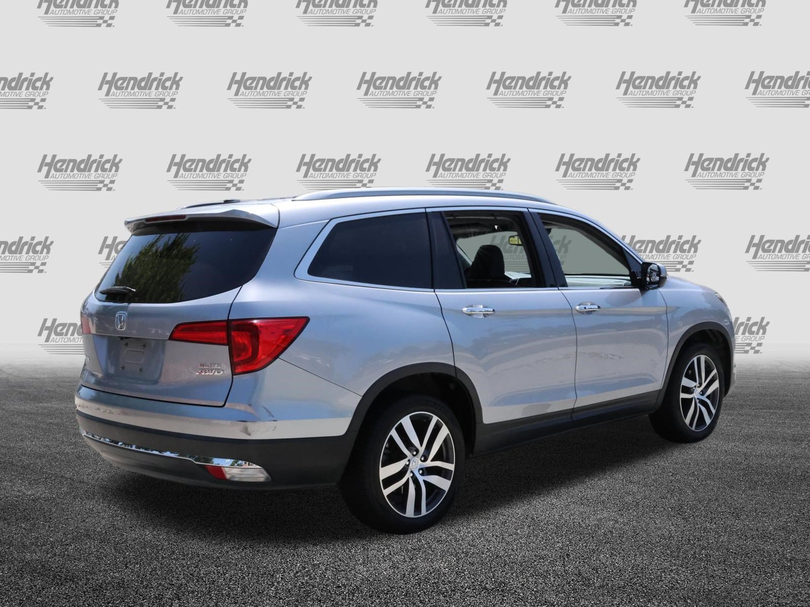 Used 2018 Honda Pilot Elite image 9