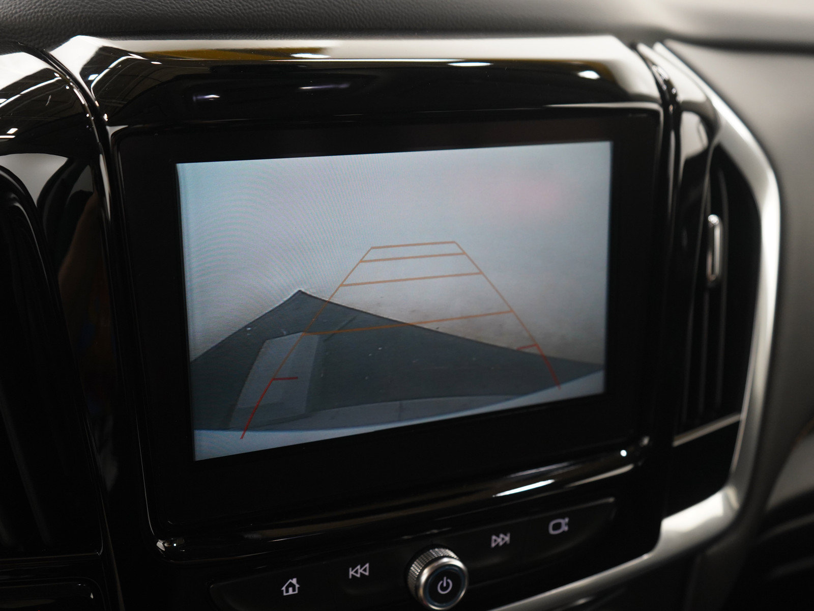 Used 2019 Chevrolet Traverse LT AWD/4WD image 23