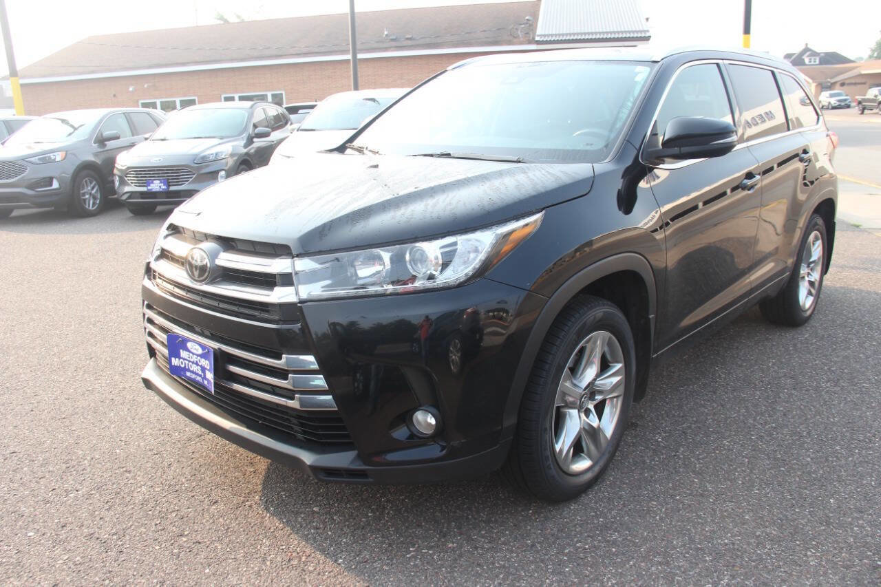 Used 2018 Toyota Highlander Limited AWD 4dr SUV image 8