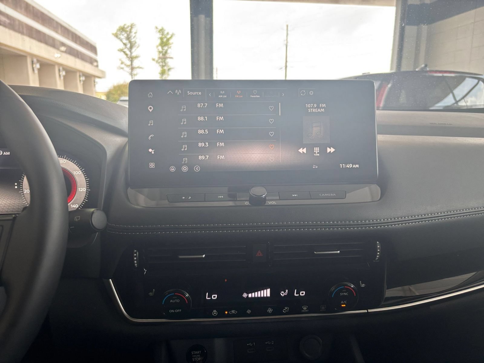 Used 2025 Kia Soul LX w/ LX Technology Package FWD image 17