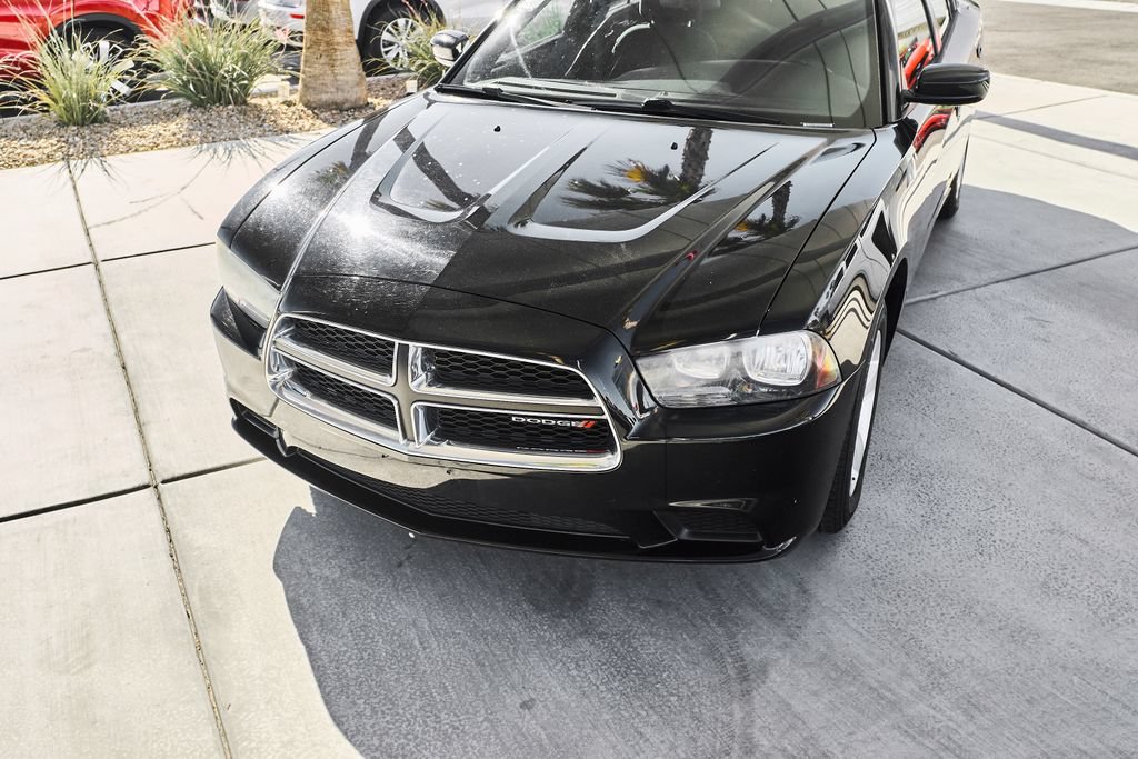 Used 2013 Dodge Charger SE RWD image 6