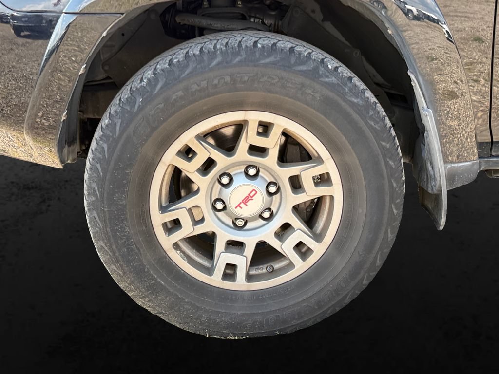 Used 2020 Toyota 4Runner TRD Off-Road Premium w/ Moonroof Package AWD/4WD image 13