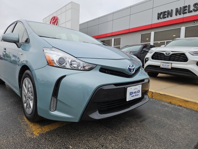 Used 2015 Toyota Prius V Five image 4