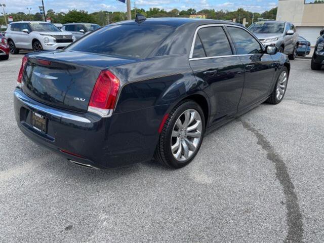 Used 2019 Chrysler 300 Touring L w/ Quick Order Package 22F image 6