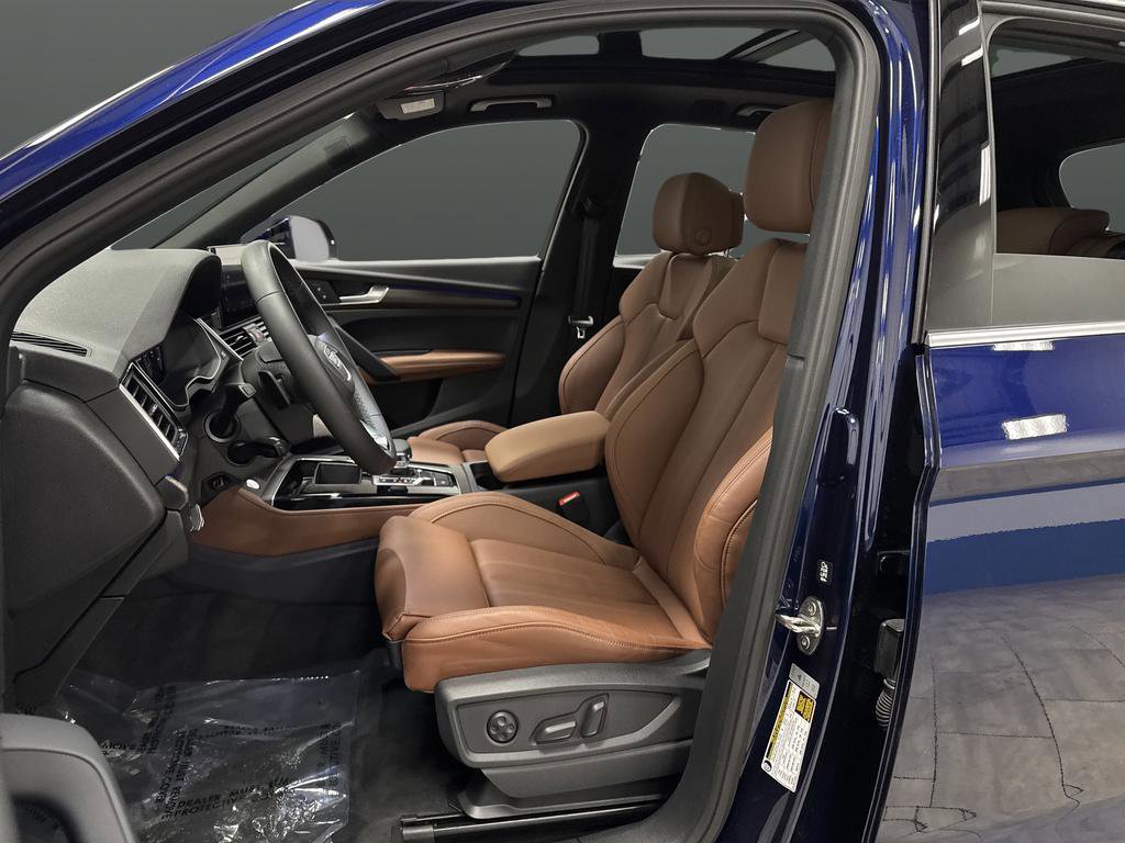 Used 2025 Audi Q5 2.0T Premium Plus w/ Premium Plus Package image 4