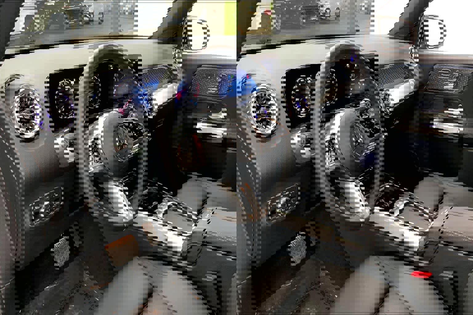 Used 2025 Mercedes-Benz GLB 250 image 21