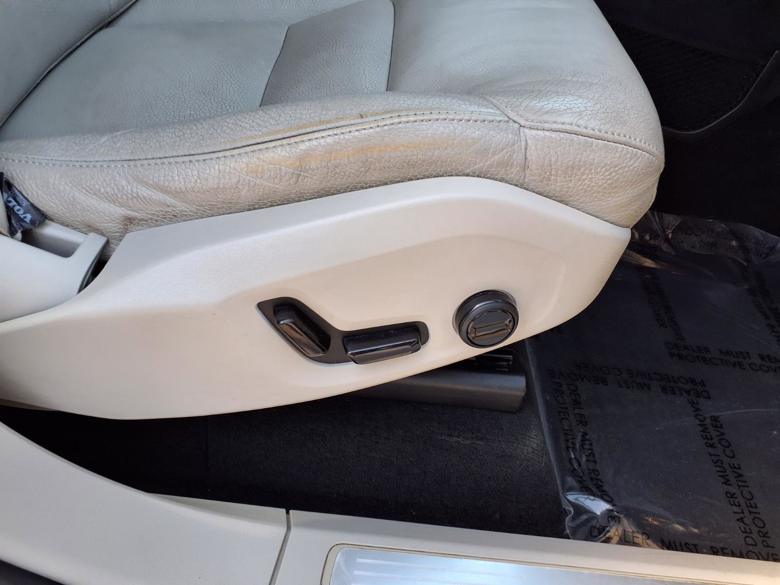 Used 2020 Volvo XC90 T5 Momentum w/ Protection Package Premier image 10