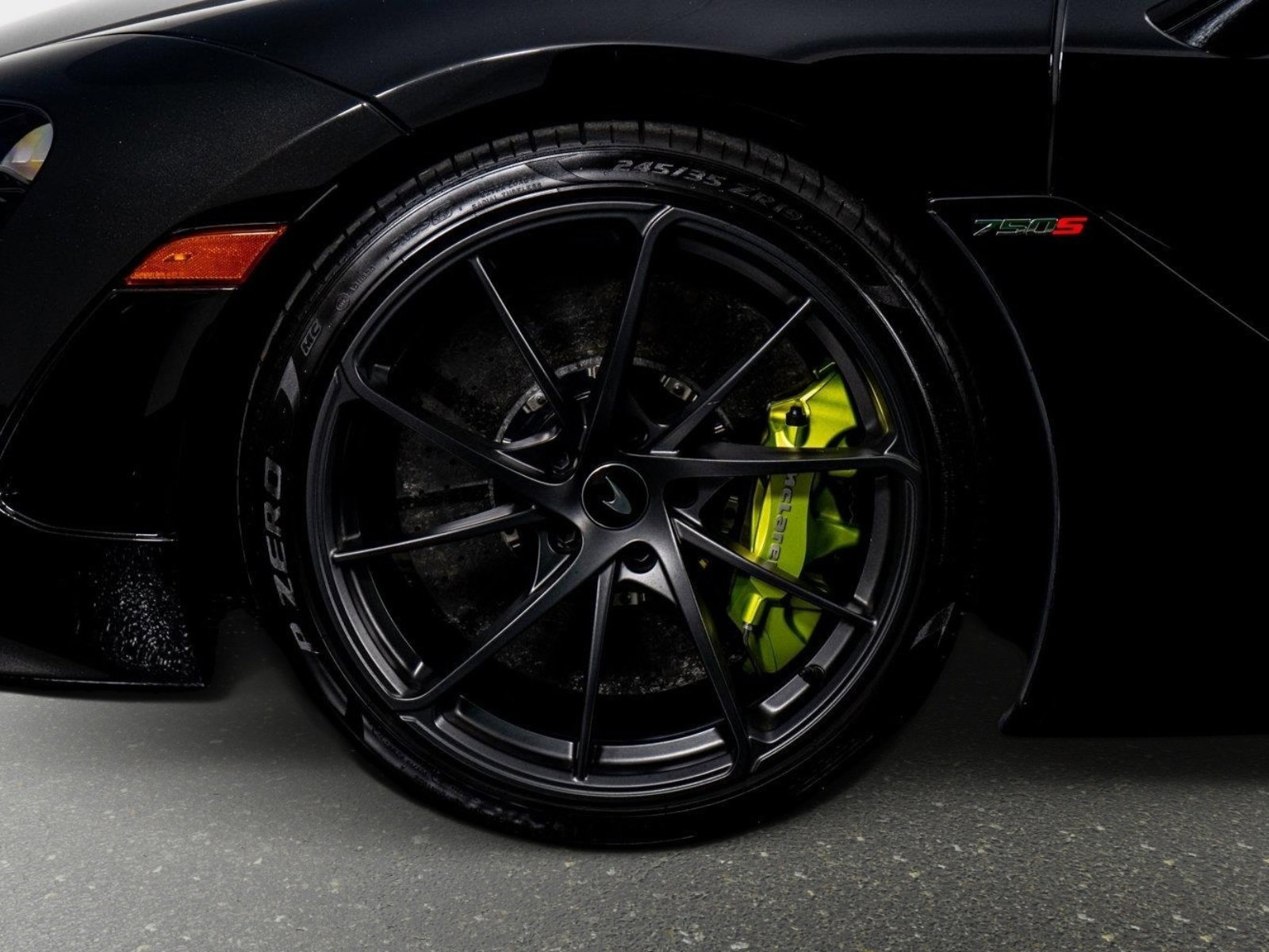 Used 2024 McLaren 750S Spider image 21