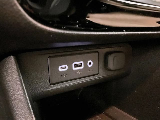 Used 2021 Buick Encore GX Preferred w/ Cold Weather Comfort Package FWD image 31