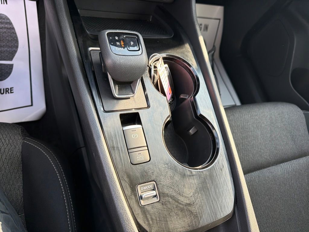 Used 2025 Nissan Rogue SV image 22