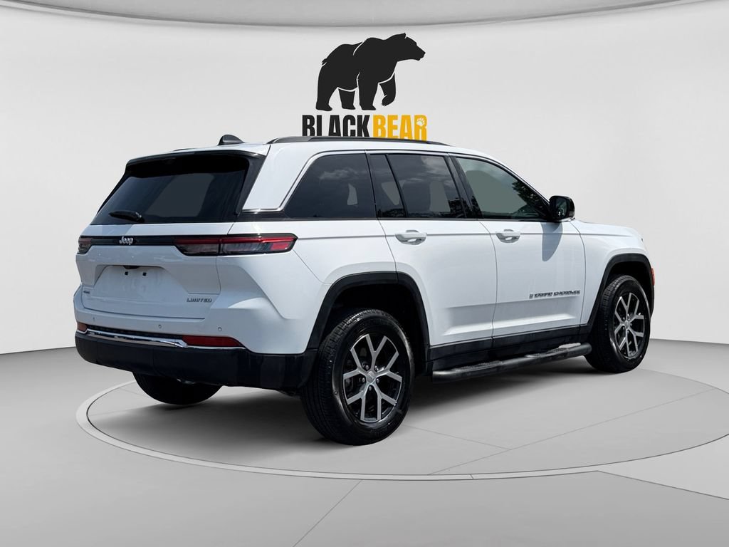 Used 2025 Jeep Grand Cherokee Limited w/ Luxury Tech Group II AWD/4WD image 3
