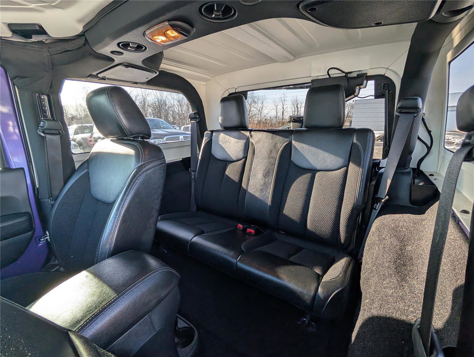 Used 2017 Jeep Wrangler Sahara image 13