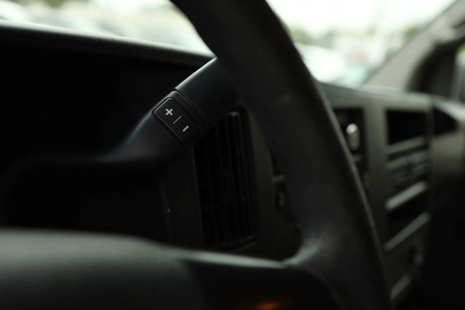 Used 2013 Chevrolet Express 2500 image 21