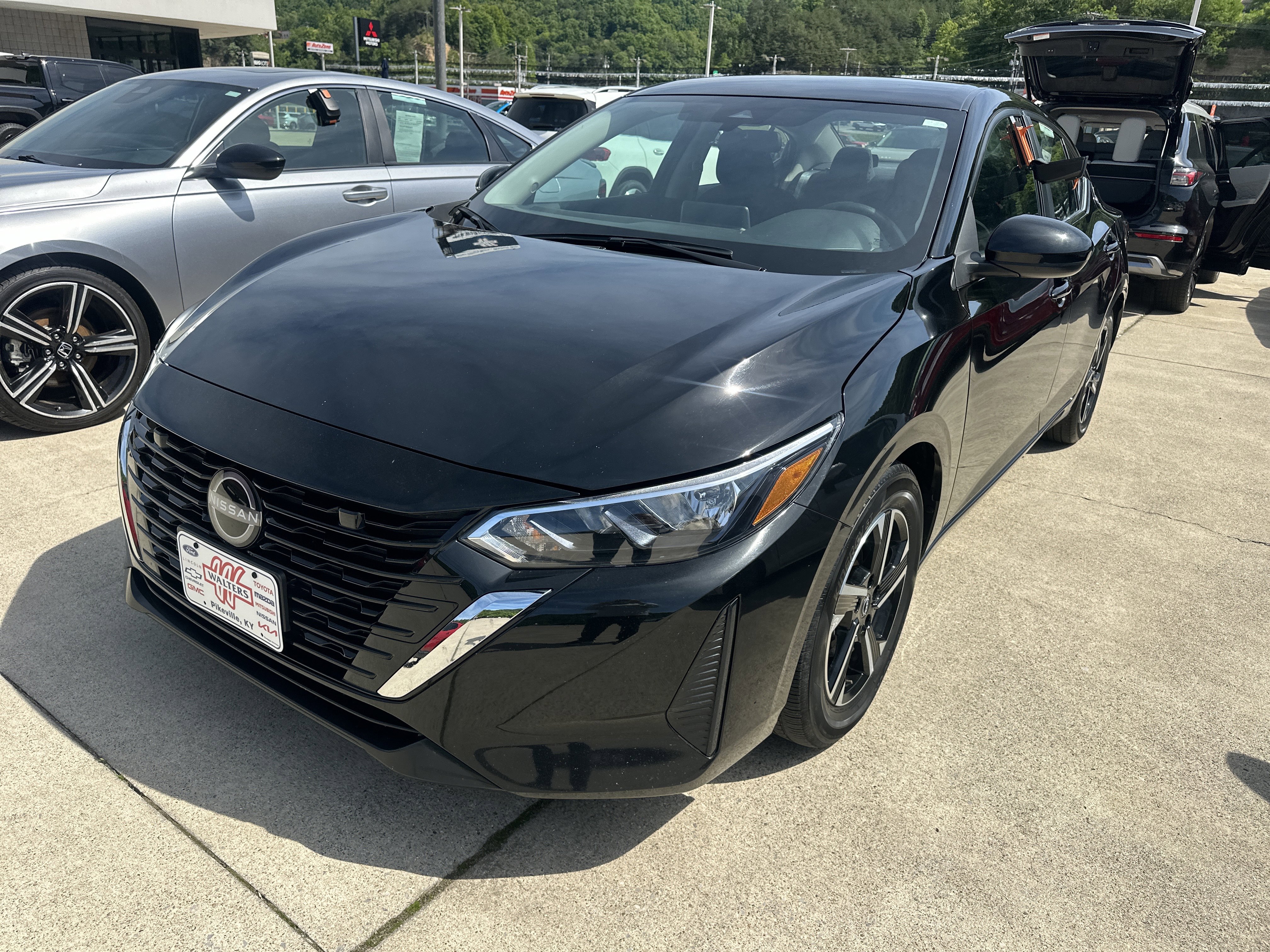 Used 2024 Nissan Sentra SV FWD image 6