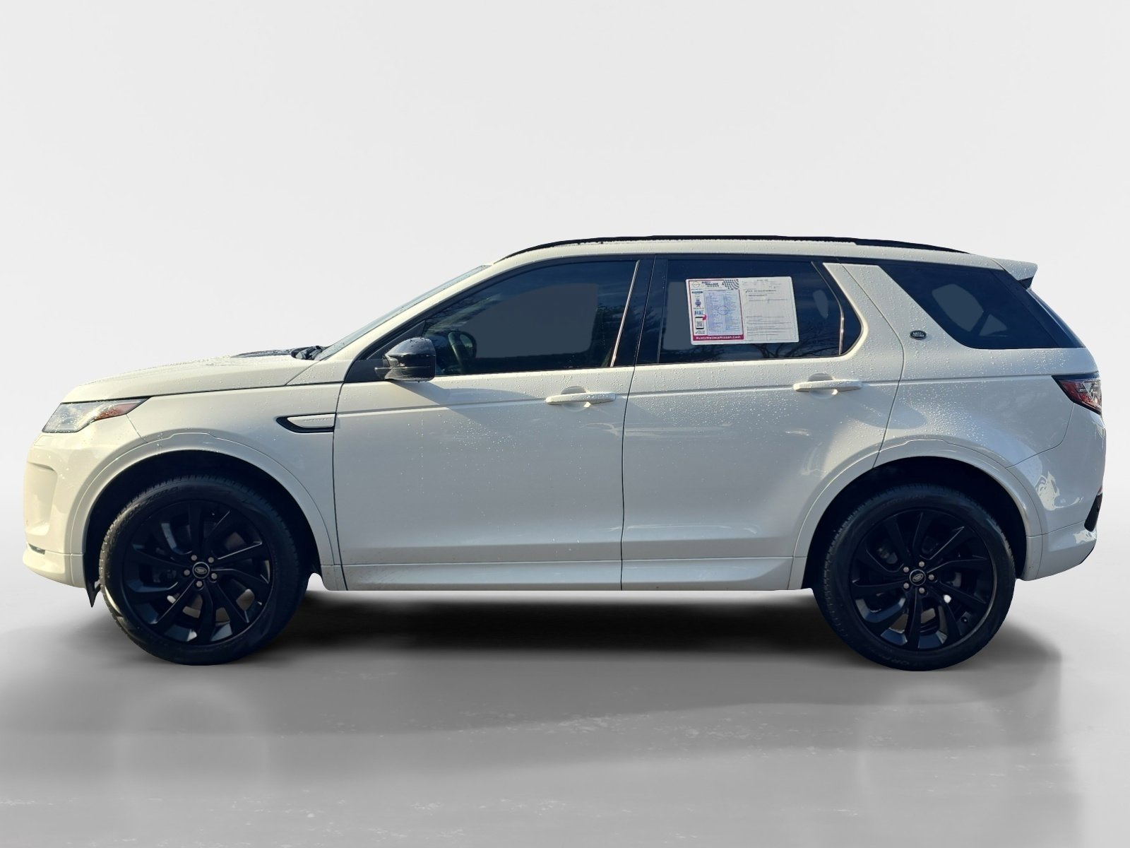 Used 2023 Land Rover Discovery Sport SE R-Dynamic image 2