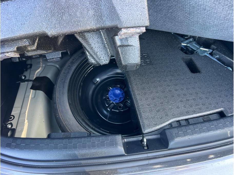 Used 2018 Toyota Prius C Two image 18