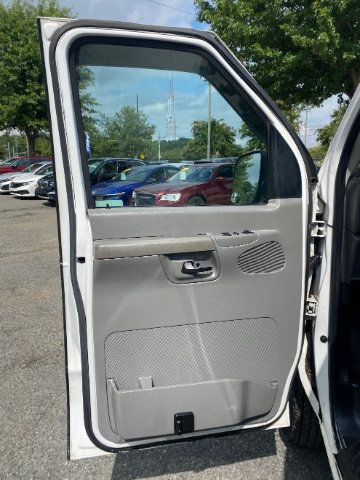 Used 2007 Ford E-250 and Econoline 250 RWD image 13