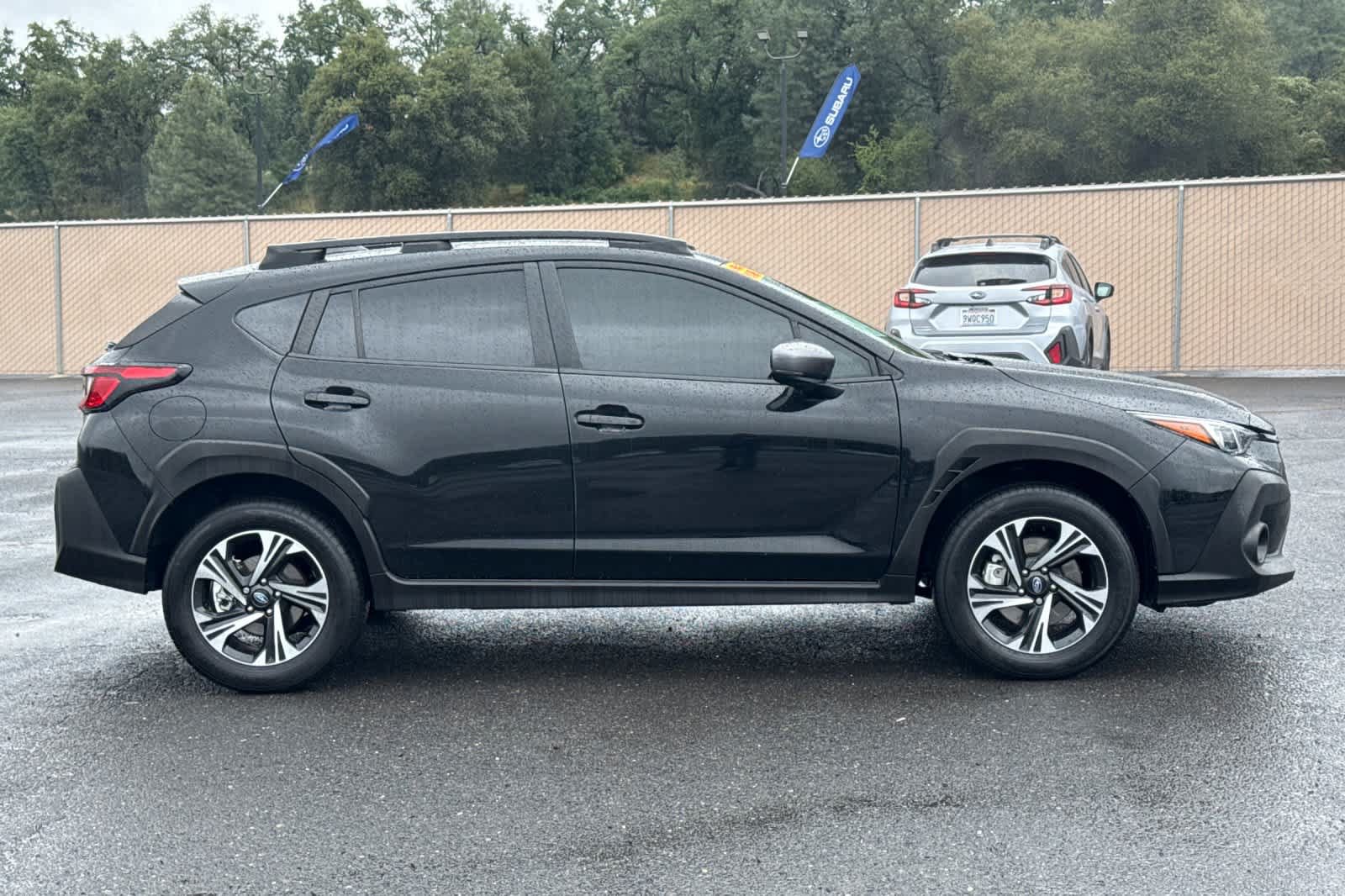 Used 2024 Subaru Crosstrek 2.0i Premium w/ Crosstrek Mirror Package AWD/4WD image 2